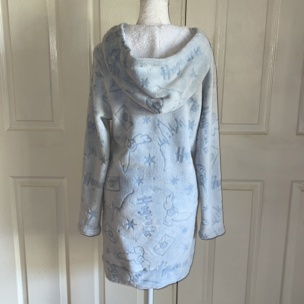 Wizarding World Of Harry Potter Light Blue Plush Snuggie - Picture 5 of 8